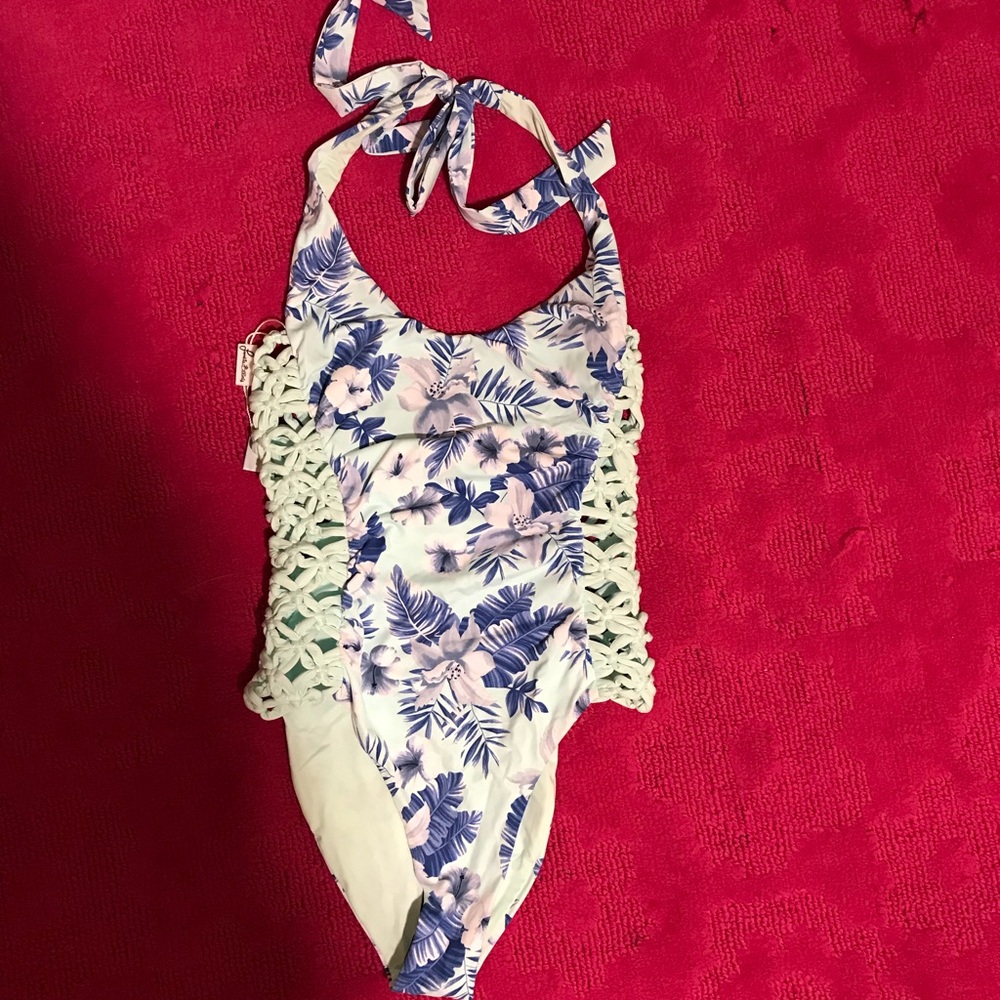 Frankie’s floral one piece size small